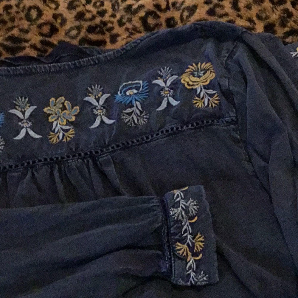 Women’s shirt